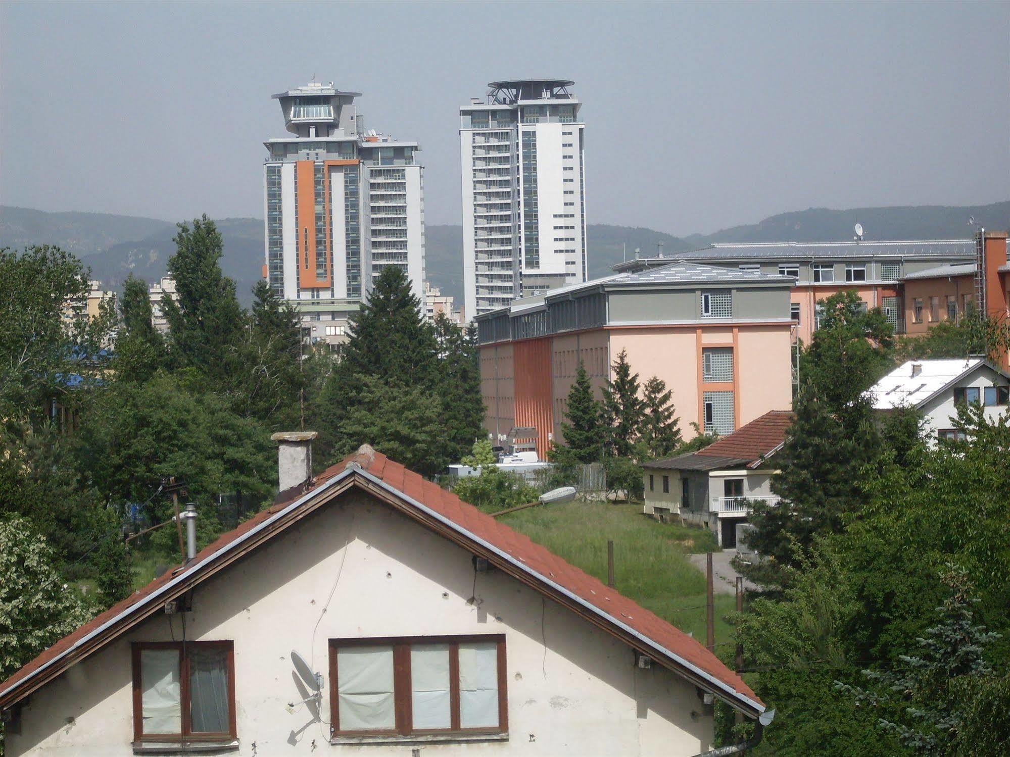 Hostel Gonzo Сараево Экстерьер фото