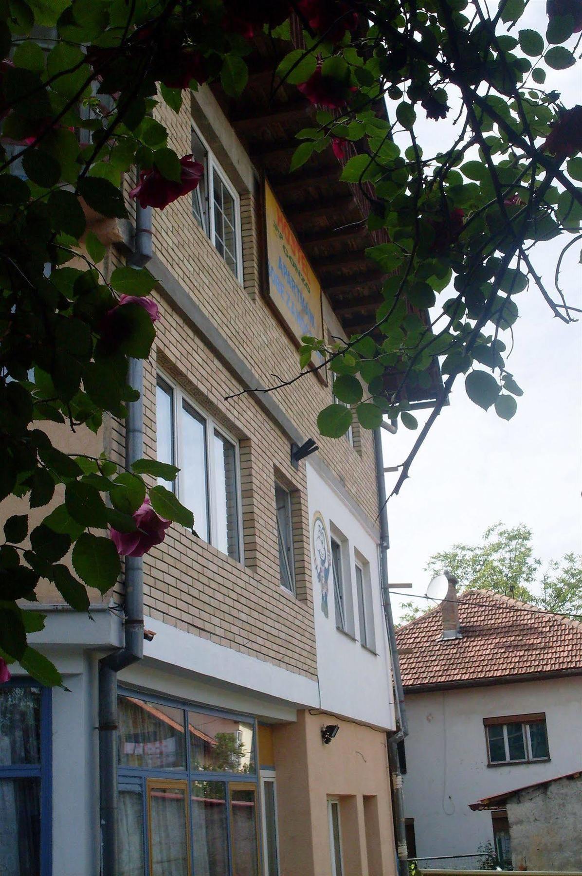 Hostel Gonzo Сараево Экстерьер фото