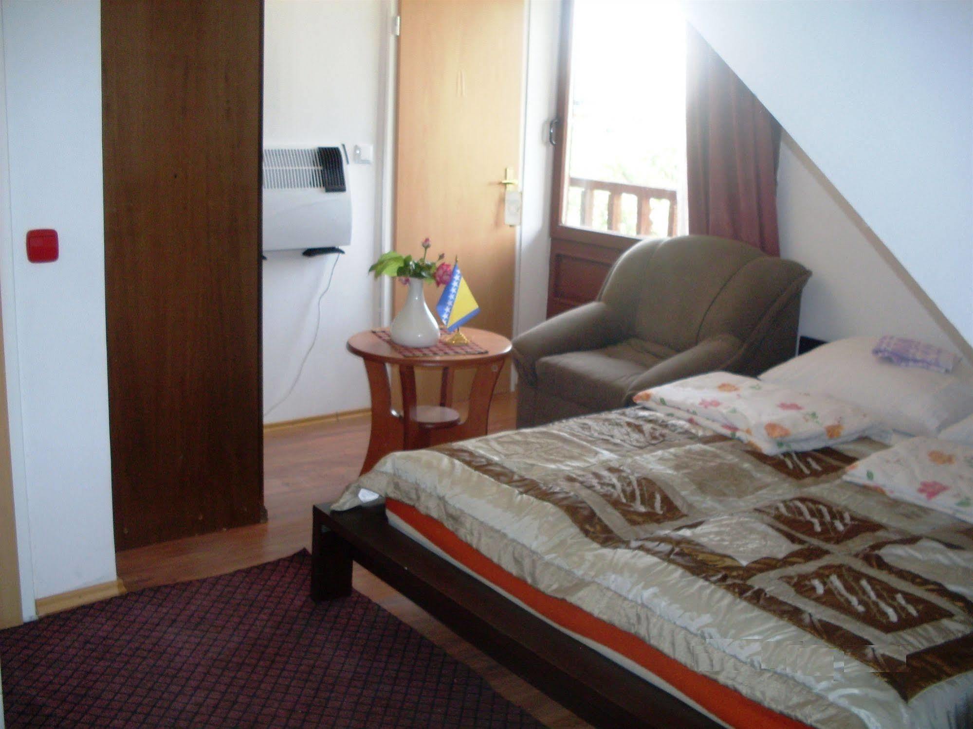 Hostel Gonzo Сараево Экстерьер фото