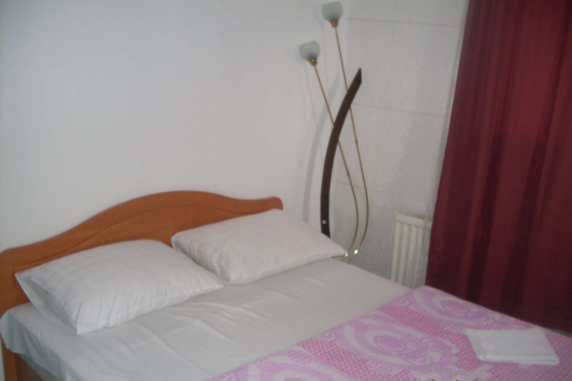 Hostel Gonzo Сараево Экстерьер фото